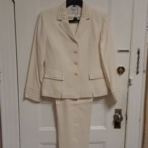 Collections For Le Suit Pant Suit